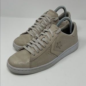 FINAL SALE - Converse Women’s Sneakers Size 7